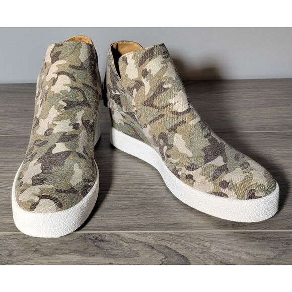 Pink Lily Womens Size US 9 Kacy Camo Sneaker Wedge Pre-Owned - Picture 1 of 10